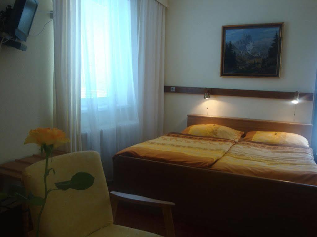 Aurelius Pension Baden Bagian luar foto
